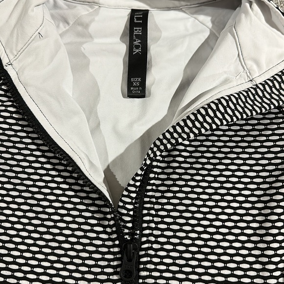 LORNA JANE Size XS Jacket Excellent Cond BLACK/WHITE - Picture 2 of 5